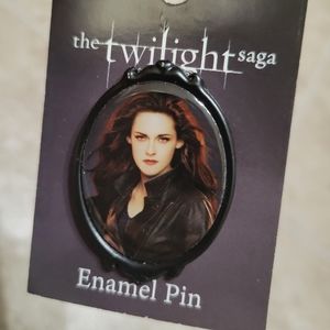 Bella Twilight Saga Enamel Pin Hot Topic Vampire 1.75 Inch NEW